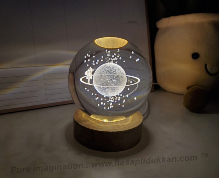 3D lazer Işıklı Kristal Küre Satürn Halkasındaki Kız 120 mm