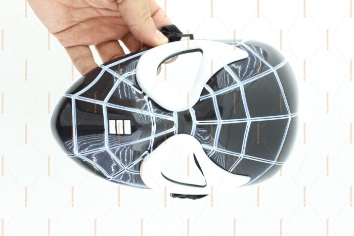 Siyah beyaz örümcek maske